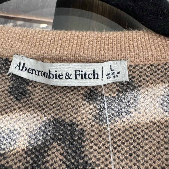 NWT! Abercrombie & Fitch Leopard LuxeLoft Short-Sleeve Cardigan - Color: LEOPARD - Picture 7 of 8